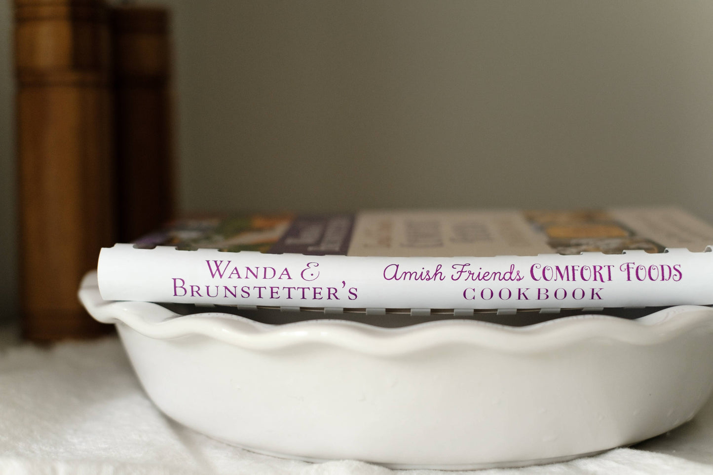 Wanda E. Brunstetter's Amish Friends Comfort Foods Cookbook