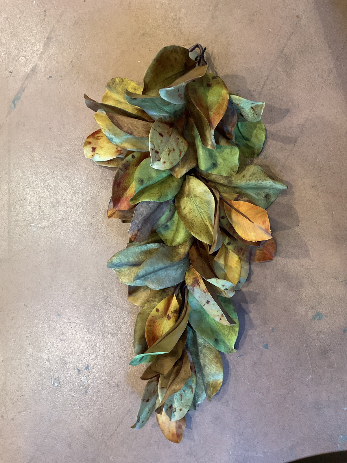 28"L MAGNOLIA LEAF TEARDROP
