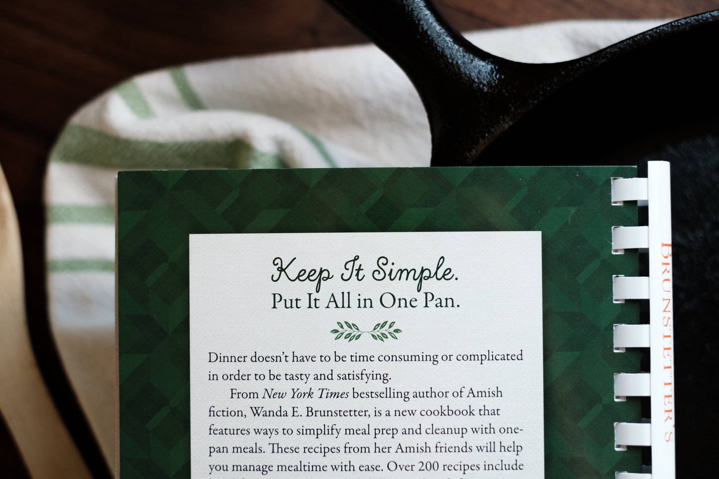 Wanda E. Brunstetter's Amish Friends One-Pan Wonders Cookboo