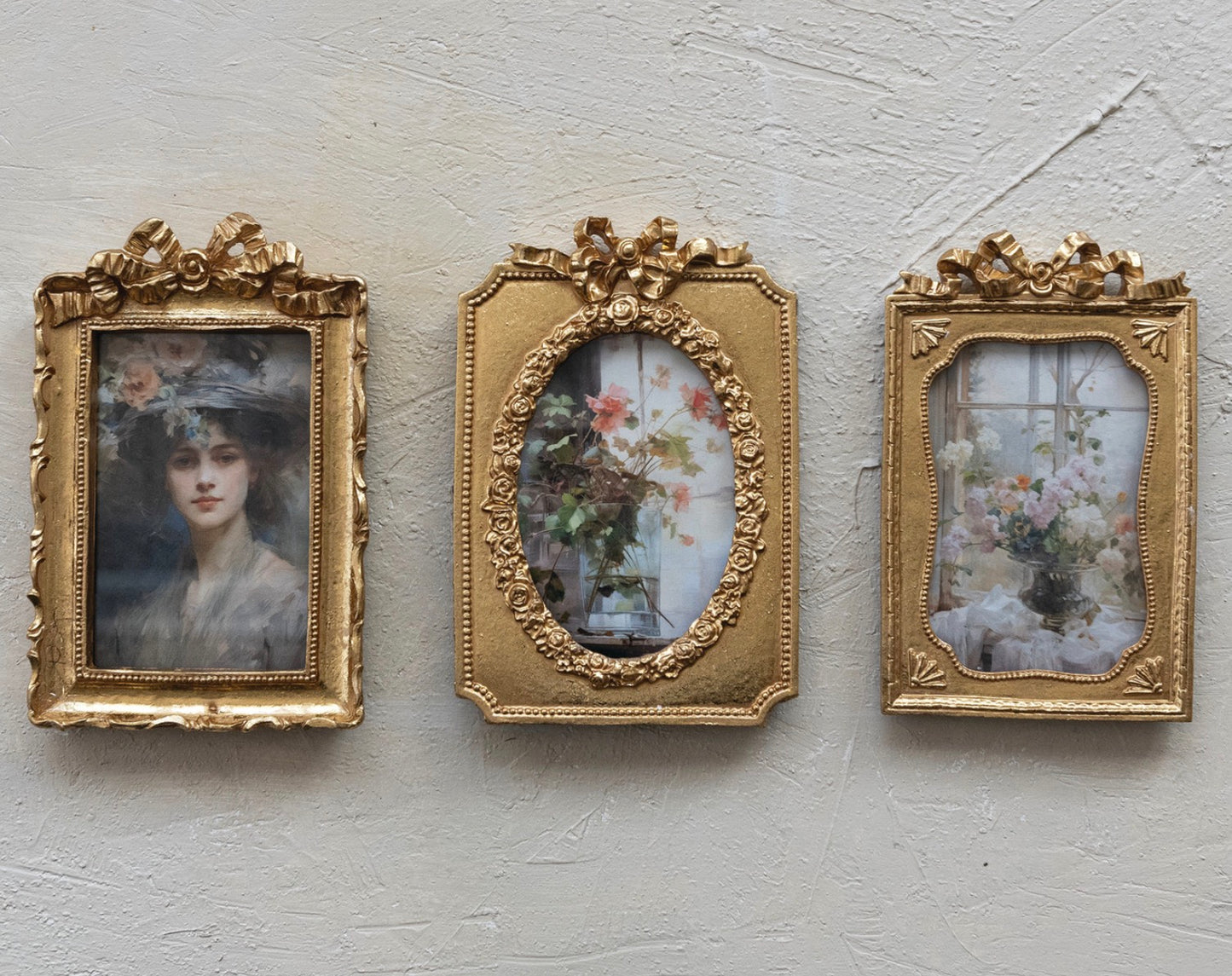 Resin Photo Frame w Bow - Gold Finish
