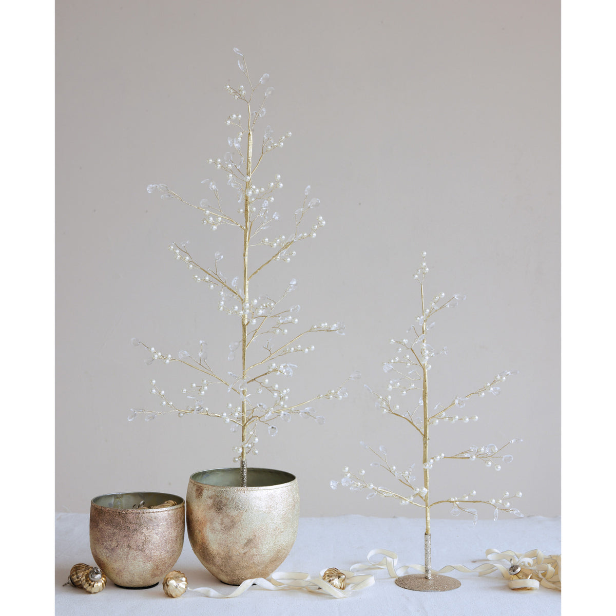 Metal Wire Tree w Faux Pearls